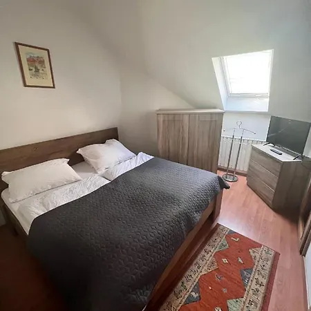 Apartman Kisvölgy House *