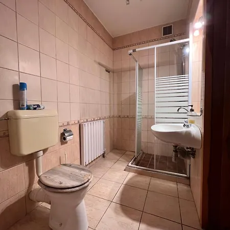 Kisvoelgy House شقة إغير